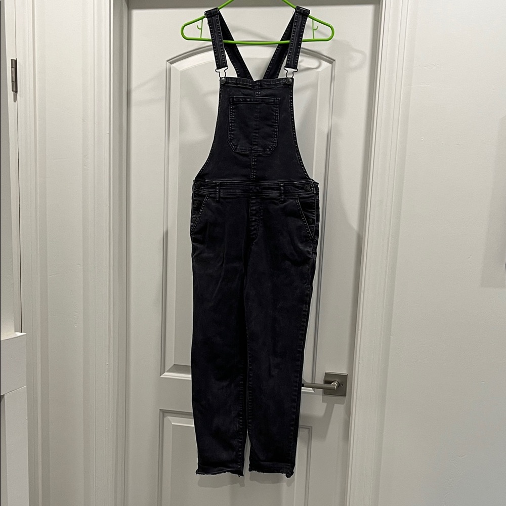 Forever 21 Black Cropped Overalls